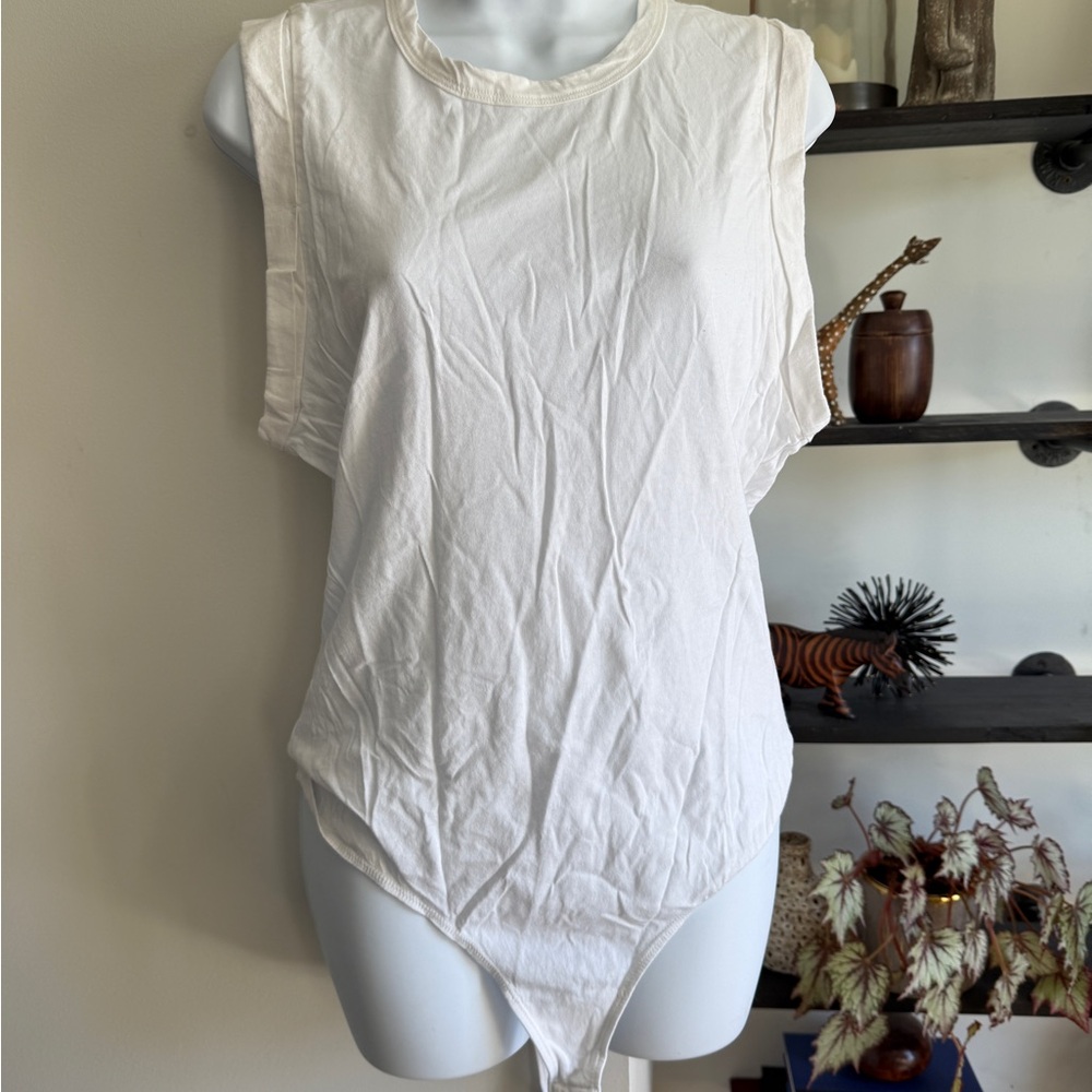 House of Harlow 1960 White Sleeveless Bodysuit